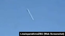 У цій площині крил не видно