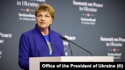 Понад 80 із 90 присутніх на Саміті миру держав підписали або стали співавторами спільного комюніке, зазначила президентка Швейцарії Віола Амгерд