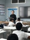 Урок в школе-гимназии № 83 имени Ыбрая Алтынсарына. Астана, 7 сентября 2023 г.