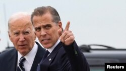 АКШ президенти Жо Байден жана улуу Хантер Байден. 