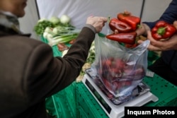Un raport al Autorității Naționale Fitosanitare realizat în 2023 arată că reziduurile de pesticide din fructe și legume s-au dublat față de anul anterior. Probele cu reziduuri au reprezentat 40%, în 2023, față de 27,9%, în anul 2022.