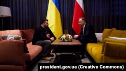 Президент України Володимир Зеленський і президент Польщі Анджей Дуда (праворуч). Ряшів (Жешув), 22 грудня 2022 року
