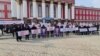 Преподаватели ОшГУ провели пикет с требованием оставить Кудайберди Кожобекова на должности ректора вуза. 