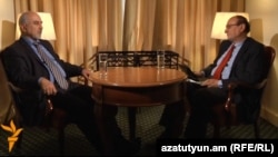 Armenia - Paruyr Hayrikian (L), an opposition presidential candidate, is interviewed by Harry Tamrazian, director of RFE/RL's Armenian service, Yerevan, 30Jan2013.