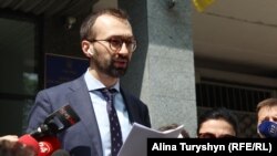 Лещенко наголошує, що адміністративні суди не мають права розглядати позови проти нього як народного депутата