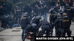 Cehia, proteste împotriva măsurilor restrictive luate de autorități 
