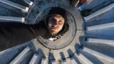 Да арышту ў 2023 годзе Грыгорый Скварцоў зрабіў сабе імя, фатаграфуючы старыя прамысловыя аб'екты і закінутыя будынкі.