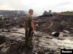 Бойовик угруповання «ДНР» на місці катастрофи «Боїнга»