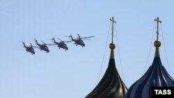 Росія проводить парад на 9 травня щороку