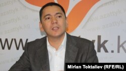 И.о. премьер-министра Кыргызстана Омурбек Бабанов в студии радио "Азаттык", Бишкек, 13 октября
