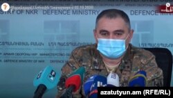 Արցախի ՊԲ հրամանատարի տեղակալ Արթուր Սարգսյանը Ստեփանակերտում ճեպազրույցի ժամանակ, 2-ը հոկտեմբերի, 2020թ.