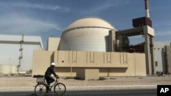 Centrali bërthamor Bushehr, jashtë qytetit jugor të Bushehrit në Iran.