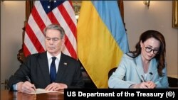 Україна і США 30 квітня підписали угоду про створення Інвестиційного фонду відбудови та про економічне партнерство 
