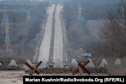 Блокпост по дорозі до Донецька. Березень 2016 року