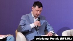 Рустем Халилов во время презентации книги «Свободные голоса Крыма»