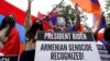 Članovi jermenske dijaspore ispred turske ambasade nakon što je američki predsjednik Joe Biden prepoznao da su masakri nad Armencima 1915. godine u Osmanskom carstvu predstavljali genocid, Washington 24. aprila 2021. 