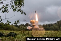 Испытание ракеты. Россия.