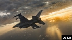 Як сказав речник Повітряних сил, F-16 міг би поєднати в собі функції чотирьох типів літаків, які наразі має на озброєнні Україна