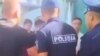 Полиция применила силу к детям во время принудительного выселения из детдома