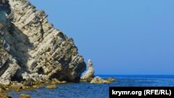 Судно «ЯМК-0041» затримали навесні 2018 року поблизу мису Тарханкут (на фото)