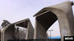تنها دانشگاه تهران در دامنه رتبه هاى ميان ۴۰۰ تا ۵۰۰ دانشگاه های برتر جهان قرار دارد.