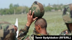 Кыргызстандын жоокери. Архивдик сүрөт.
