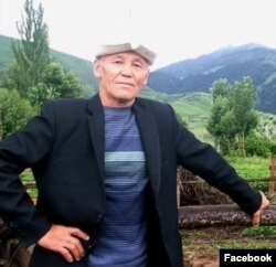 Абдил-Ахат Курбанов Чоң-Кеминдеги Калмак-Ашуу кыштагынын жанында. 2020-жылдын 1-октябры.