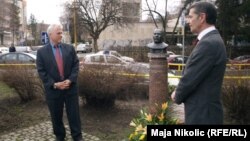 Obilježavanje godišnjice od rođenja Martina Luthera Kinga kod njegove biste u Tuzli, 15. siječanj 2013.
