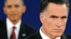Barack Obama i Mitt Romney tokom druge debate 16. oktobra 2012.