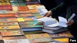 کتاب کاروان فرهنگ در فرنگ، تاليف ‏جلال ستاری، اسطوره شناس و محقق ايرانی، روند اعزام محصل ايرانی به غرب را به دوران پهلوی اول بر اساس اسناد منتشر شده بررسی می‌کند.