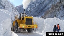 ზამთარში ტრანსკავკასიური მაგისტრალი უხვი ნალექის გამო ხშირად იკეტება.