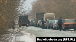Вантажівки, які прямували в логістичний центр у лютому