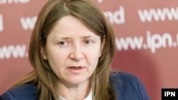 Nadine Gogu
