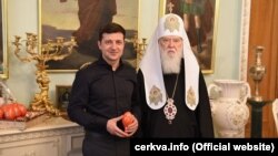 Почесний патріарх Православної церкви України Філарет і новообраний президент України Володимир Зеленський. Київ, 30 квітня 2019 року