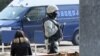 Полициски специјалец во центарот на Скопје. 