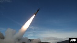 Испытания армейской тактической ракетной системы (ATACMS)