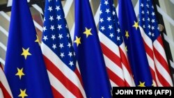 Еврокомиссар по торговле Марош Шефчович оставил встречу в Вашингтоне с небольшой ясностью относительно позиции США, пытаясь определить цели американской стороны