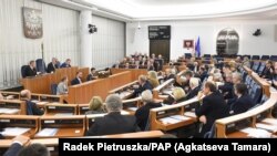 Засідання у польському сенаті у Варшаві, 1 лютого 2018 року