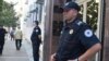 Policija ispred zgrade Višeg suda u Podgorici.