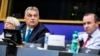 Orbán Viktor és Manfred Weber az Európai Néppárt frakcióülésén 2018-ban
