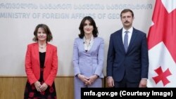 რობინ დანიგანი (მარცხნივ), მაკა ბოჭორიშვილი და უაიატ ტოლკი 