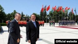 Azerbaijan - President Ilham Aliyev (R) meets with Turkish Prime Minister Recep Tayyip Erdogan, 27Jul2011.