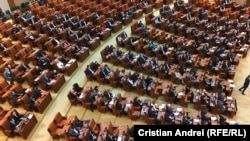 Parlamentul României s-a reunit miercuri pentru votarea moțiunii simple împotriva ministrului Sănătății