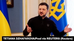 За словами президента, операція «Павутина», під час якої на російських аеродромах були уражені військові літаки, показала: «головне не кількість людей, а зброя і технології, а також гроші й тиск»