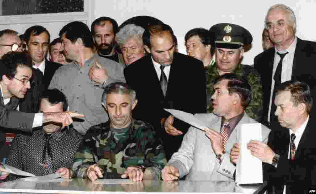 30 серпня 1996 року представники Чечні та Росії підписали договір про припинення вогню.&nbsp; 