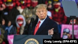 Дональд Трамп виступає на передвиборчому мітингу у Міннесоті, 30 вересня 2020 року